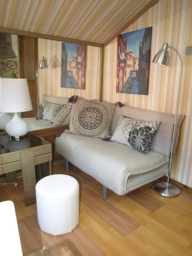 Apartment " Studio Green " Free Parking, Self Check-In زغرب المظهر الخارجي الصورة